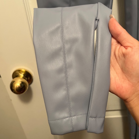 Hilary MacMillan Faux Leather leggings with zippers - Picture 4 of 7